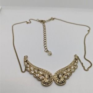 Heavenly angel wings necklace